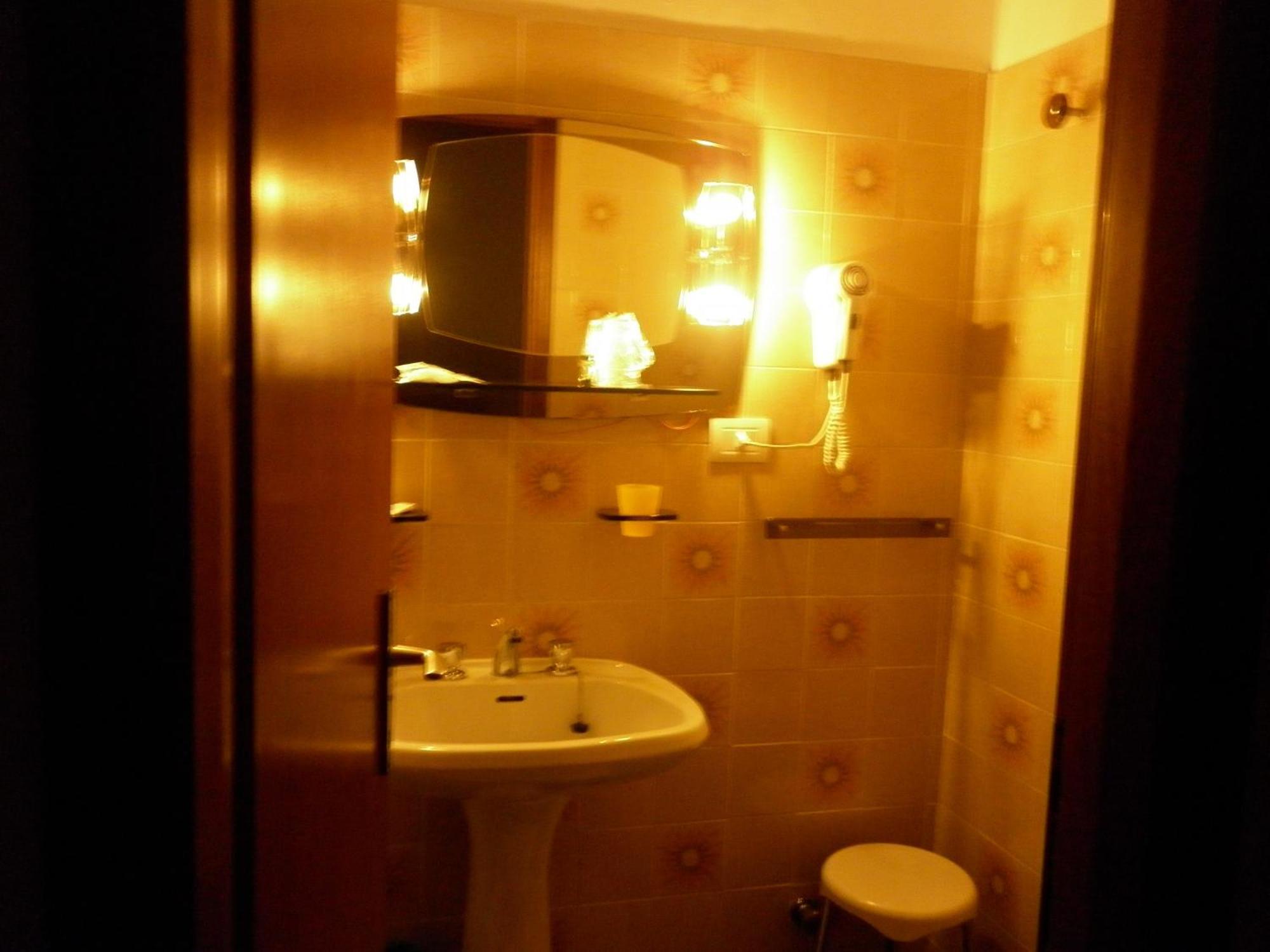 Hotel Cristina Tenno Bilik gambar